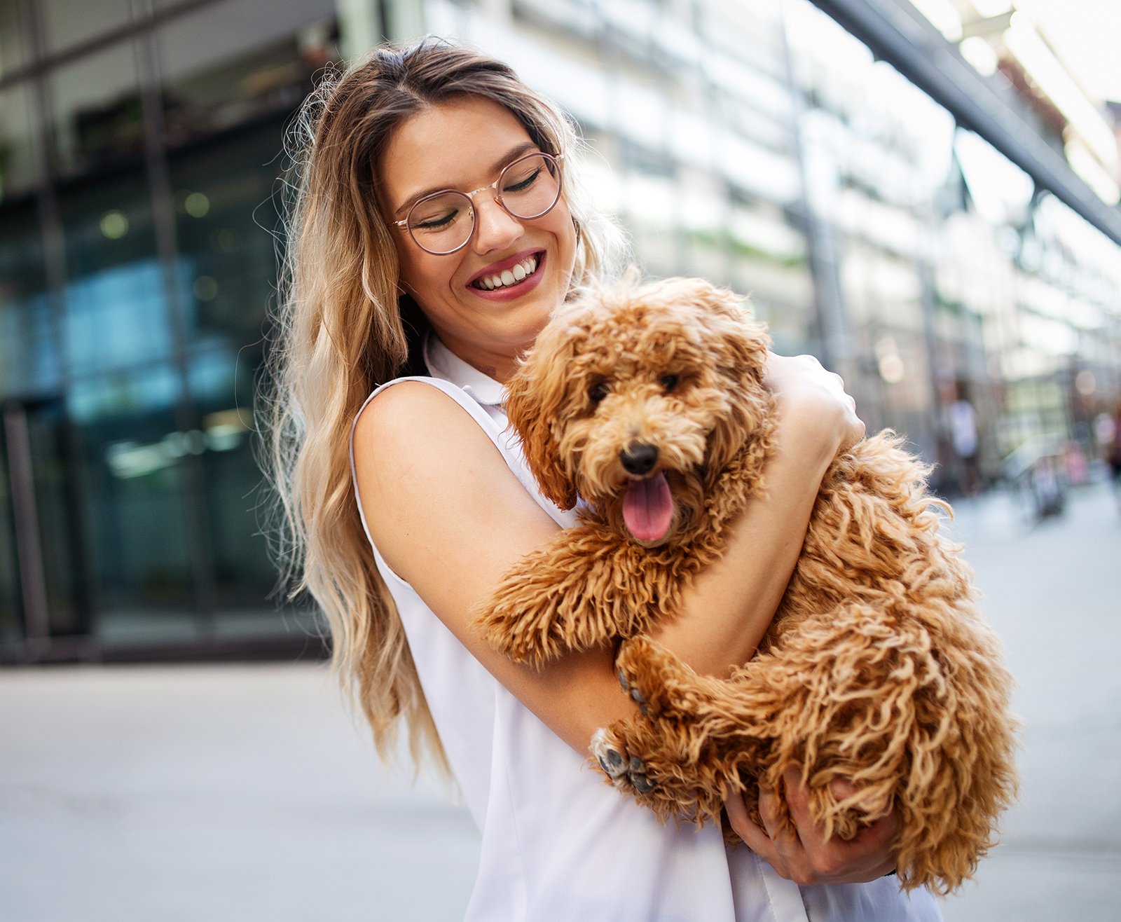 beauty woman with her dog playing outdoors LN2XF4U.jpg beauty woman with her dog playing outdoors LN2XF4U.jpg